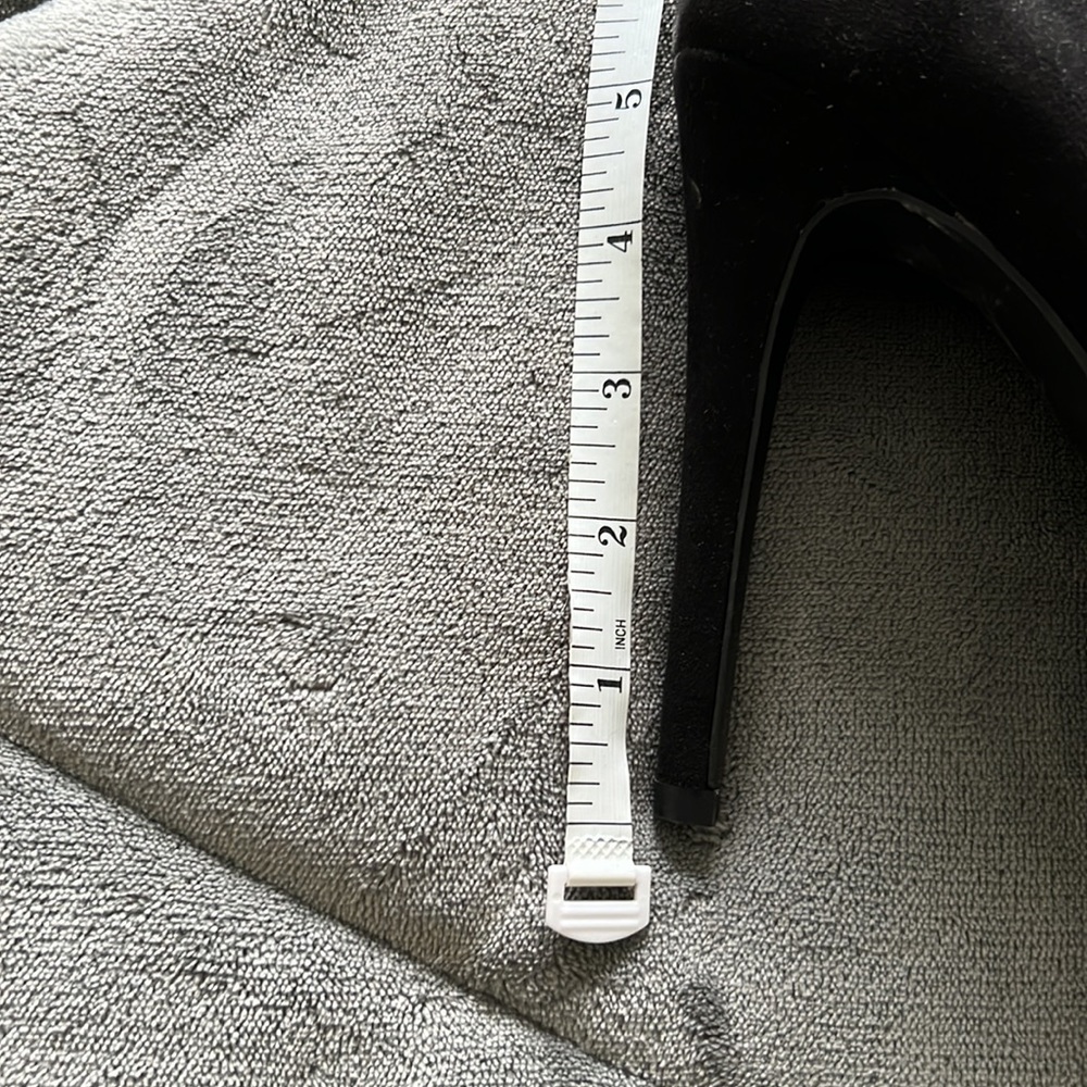 Chinese Laundry 5 Inch Heels. - Picture 4 of 6